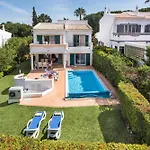Mng Elliott52 Villa